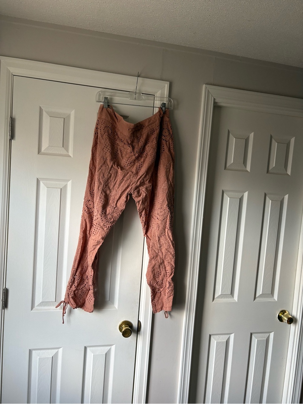 Sundance Dusty Rose Eyelet Cropped Pants - Picture 2 of 6